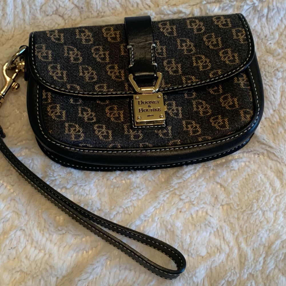 Dooney & Bourke